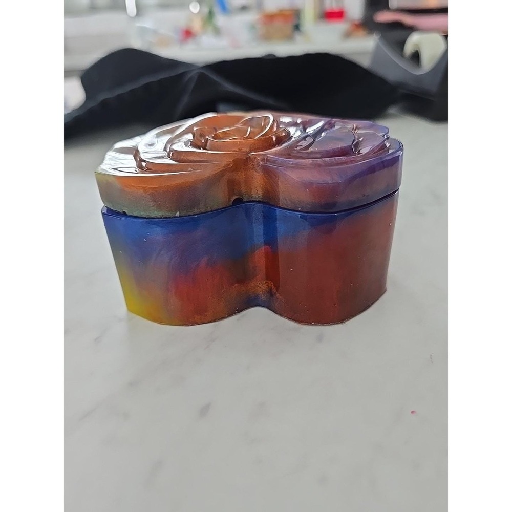 Handmade Resin Heart Shaped Box Valentines Gift Decoration 705 - Picture 4 of 7